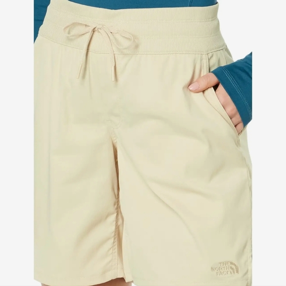 THE NORTH FACE Women's Aphrodite Motion Bermuda Short - Picture 6 of 12
